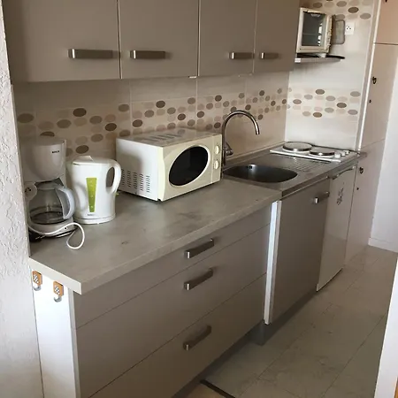 Apartment Avec Loggia A Super Besse, Proche Des Pistes - Fr-1-814-112 Besse-et-Saint-Anastaise